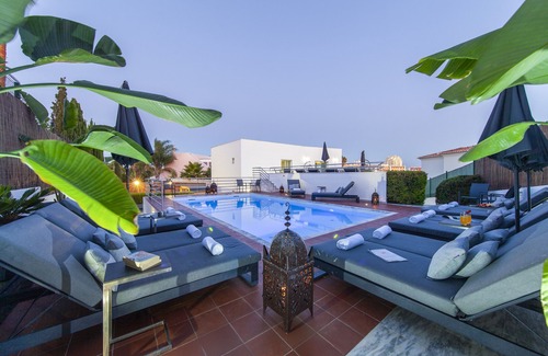 Armacao de Pera Villa | Comfort & fun w/pool & games area