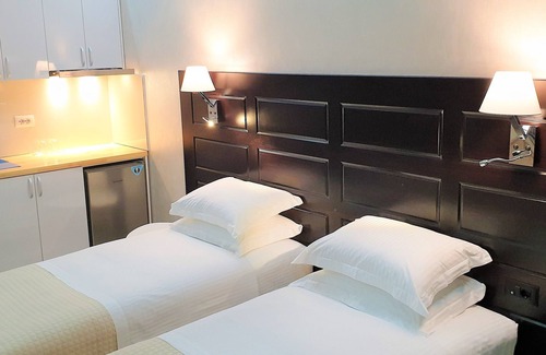 Mbrostar-Urë Hotel | Comfort Hotel