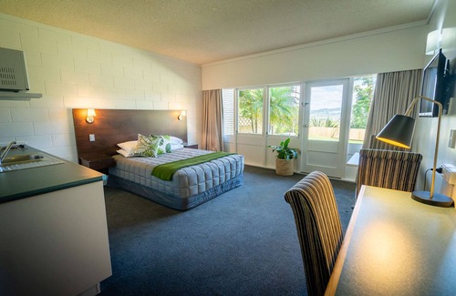 Onerahi Hotel | Comfort Hotel Flames Whangerei