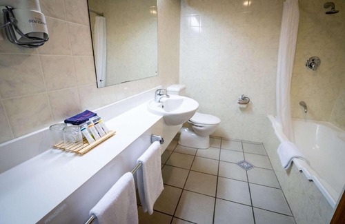 Onerahi Hotel | Comfort Hotel Flames Whangarei