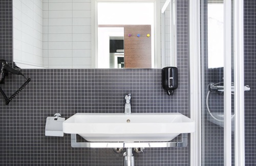 Florø Hotel | Comfort Hotel Victoria Floro, Markegata 43, 6900, Norway