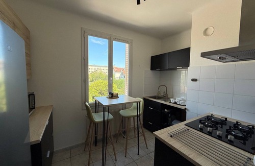 Montmuzard Apartment | Comfort in the Heart of Dijon