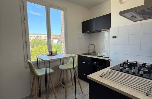 Montmuzard Apartment | Comfort in the Heart of Dijon