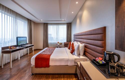 Ranjit Avenue Hotel | Comfort Inn Alstonia