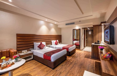 Ranjit Avenue Hotel | Comfort Inn Alstonia