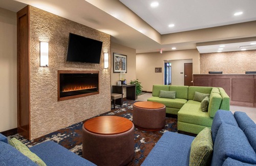 Ames Hotel | Comfort Inn and Suites Ames near ISU Campus