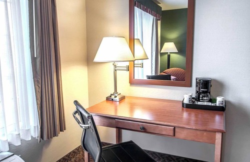 Salem Hotel | Comfort Inn and Suites Salem