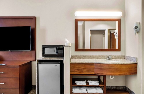 Riverton Hotel | Comfort Inn And Suites