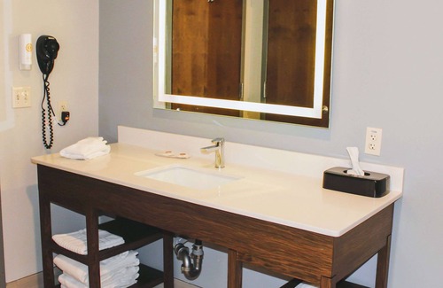 Scottsboro Hotel | Comfort Inn and Suites Near Lake Guntersville