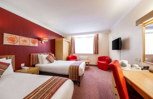Ford Hotel | Comfort Inn Arundel