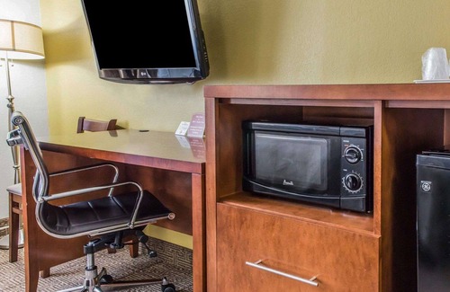 Rostraver Hotel | Comfort Inn Belle Vernon