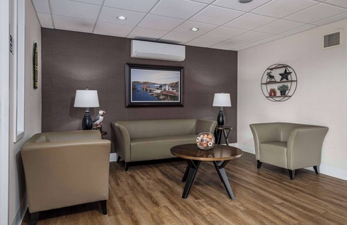 Gander Hotel | Comfort Inn