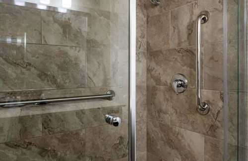 Gander Hotel | Comfort Inn