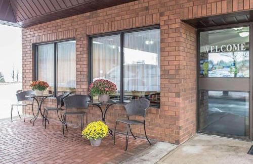 Pembroke Hotel | Comfort Inn