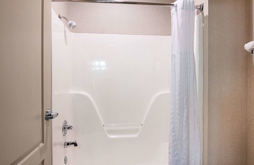 Camden Hotel | Comfort Inn Camden