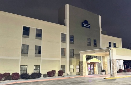 Harvey Apartment | Comfort Inn Chicago Southland I-80 & I-294 Near Casino
