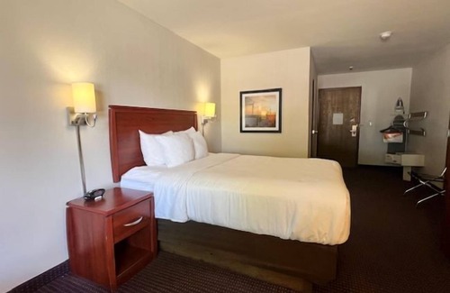 Colby Hotel | Comfort Inn Colby