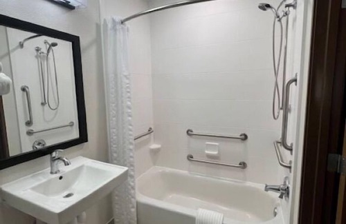 Colby Hotel | Comfort Inn Colby