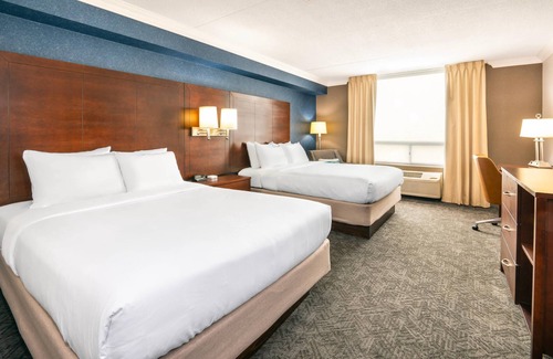 Etobicoke Hotel | Comfort Inn & Conference Centre Toronto Airport