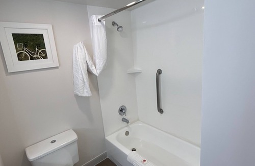 Darien Hotel | Comfort Inn Darien - North Brunswick