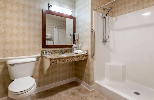 Dyersville Hotel | Comfort Inn Dyersville Near Field of Dreams