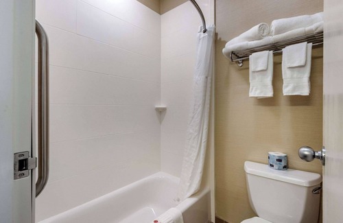 Ellsworth Hotel | Comfort Inn Ellsworth - Bar Harbor