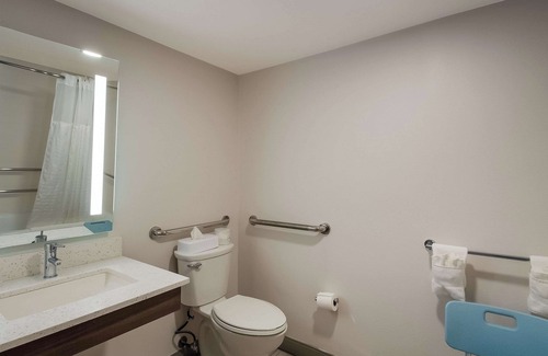Seven Corners Hotel | Comfort Inn Falls Church - Tysons Corner