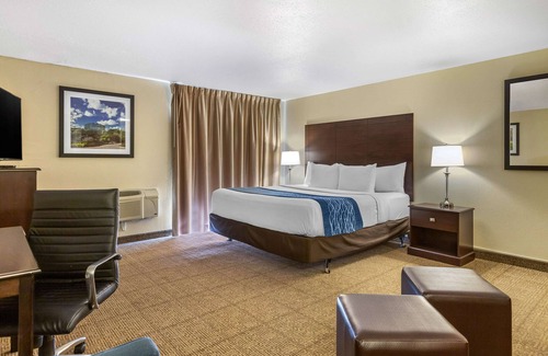 East Paris Hotel | Comfort Inn Grand Rapids Airport
