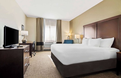 Eagle Creek Hotel | Comfort Inn Hebron-Lowell Area
