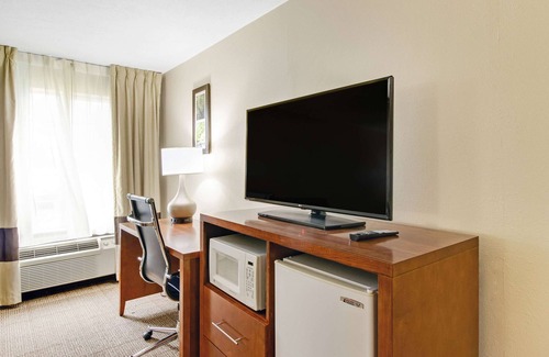 Henderson Hotel | Comfort Inn Henderson - Evansville South