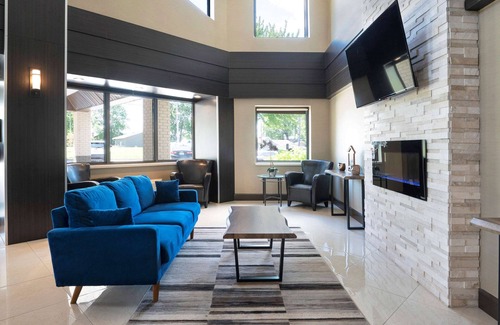 North Bay Hotel | Comfort Inn Lakeshore