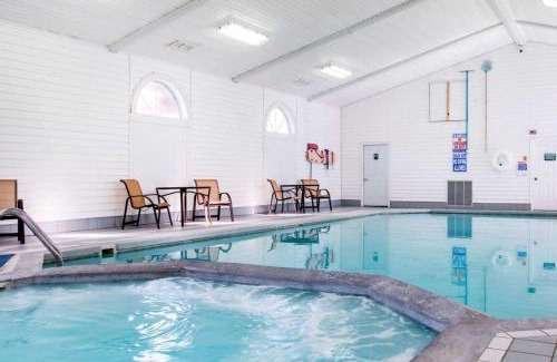 Mackinaw City Hotel | Comfort Inn Lakeside