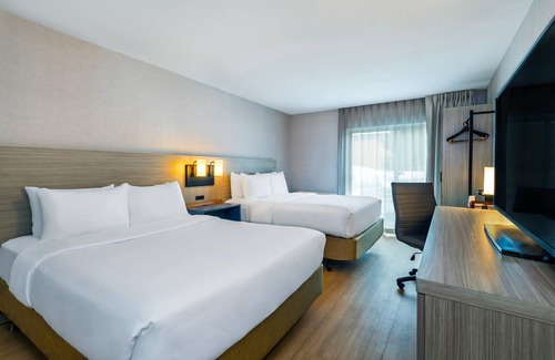 Laval Hotel | Comfort Inn Laval