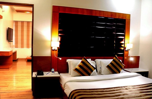 Hazratganj Hotel | Comfort Inn Lucknow