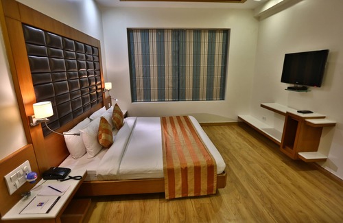Hazratganj Hotel | Comfort Inn Lucknow