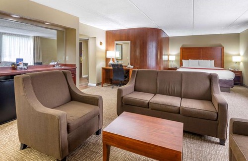 Matthews Hotel | Comfort Inn Matthews / Charlotte