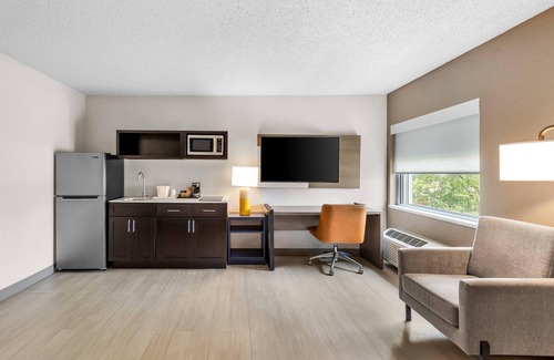 Mayfield Heights Hotel | Comfort Inn Mayfield Heights Cleveland East