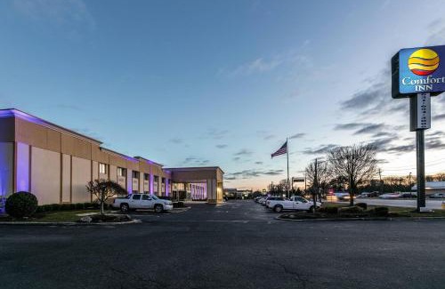 Medford Hotel | Comfort Inn Medford-Long Island