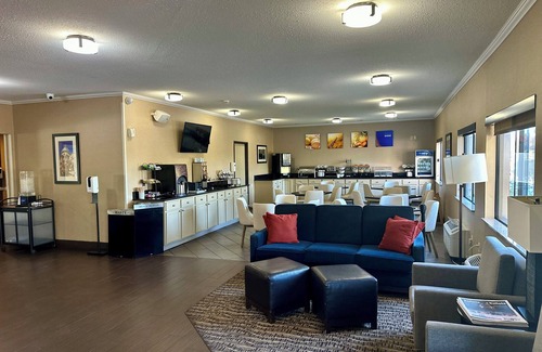 Quad Cities Hotel | Comfort Inn Moline - Quad Cities