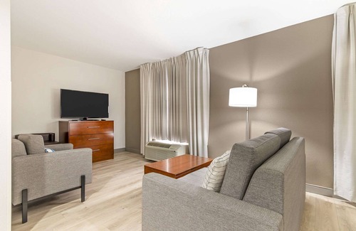 Pacific Hotel | Comfort Inn Near Six Flags St. Louis