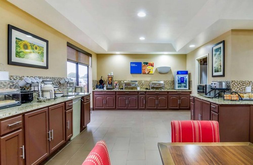 Ottawa Apartment | Comfort Inn Ottawa - Superior Queen Suite with Two Queen Beds - Non Smoking