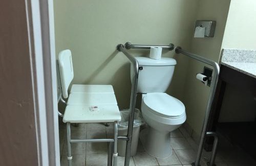 Southern Estates Hotel | Comfort Inn Petersburg Near Fort Gregg-Adams