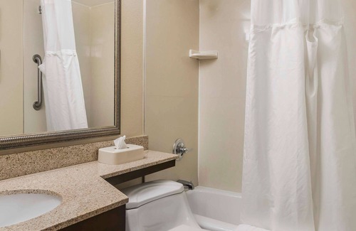 White Haven Hotel | Comfort Inn - Pocono Mountains