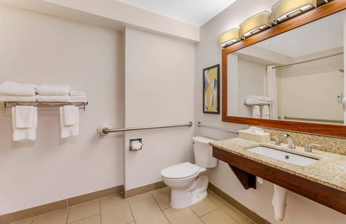 Huron Hotel | Comfort Inn River's Edge