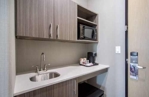 North Battleford Hotel | Comfort Inn & Suites