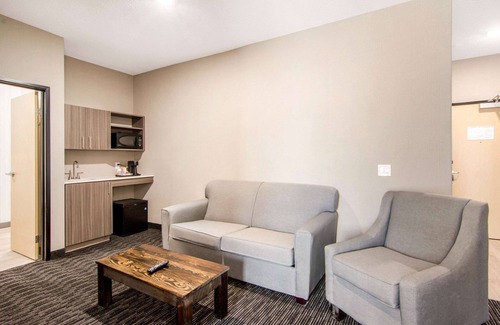 North Battleford Hotel | Comfort Inn & Suites