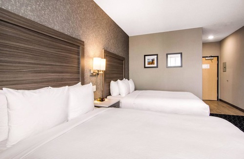 North Battleford Hotel | Comfort Inn & Suites