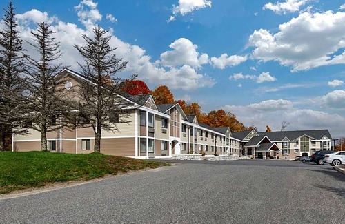 Montpelier Hotel | Comfort Inn & Suites at Maplewood