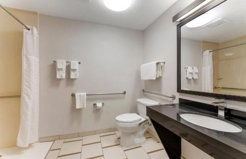 Akron Hotel | Comfort Inn & Suites Akron South