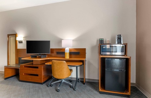 Akron Hotel | Comfort Inn & Suites Akron South